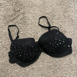 Victoria’s Secret body by Victoria bra